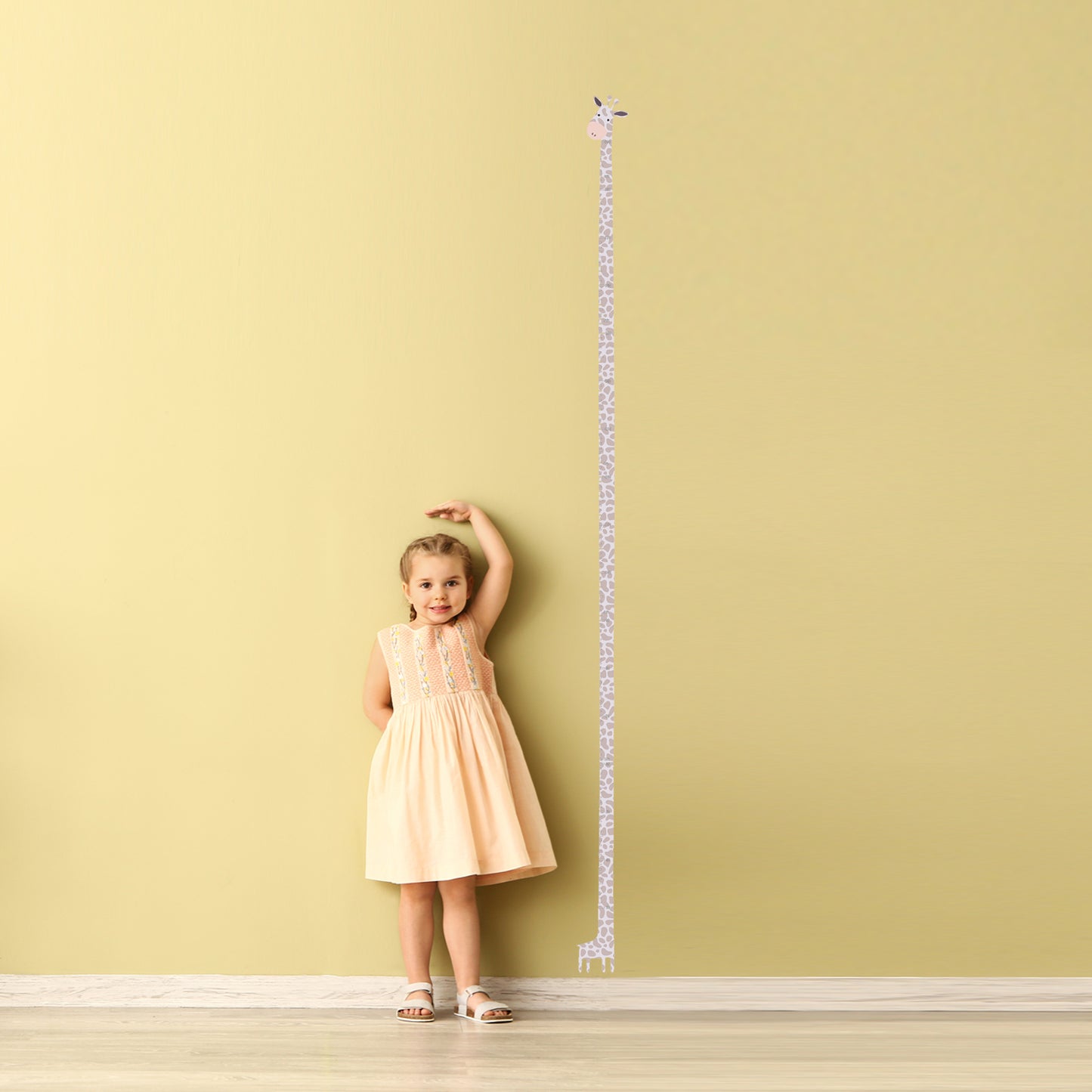 Neutral giraffe - Height chart