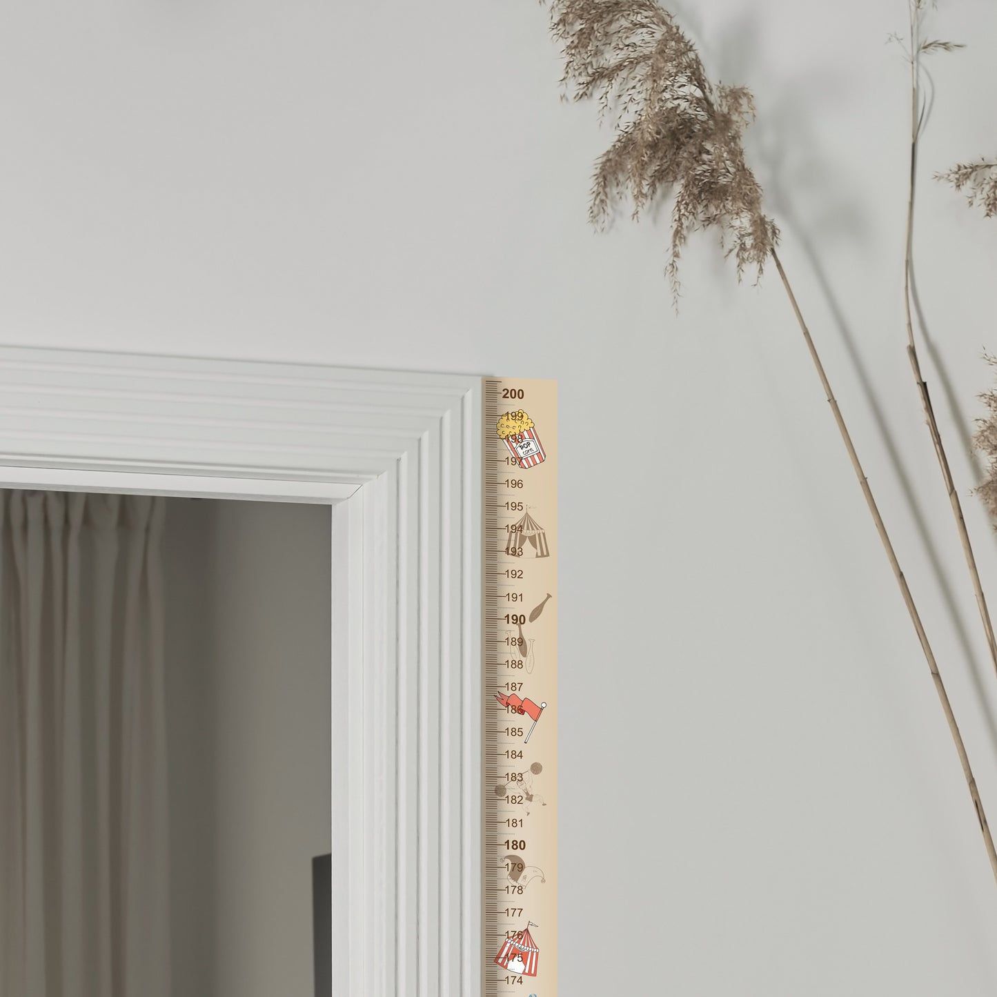 Vintage circus - Door frame height chart